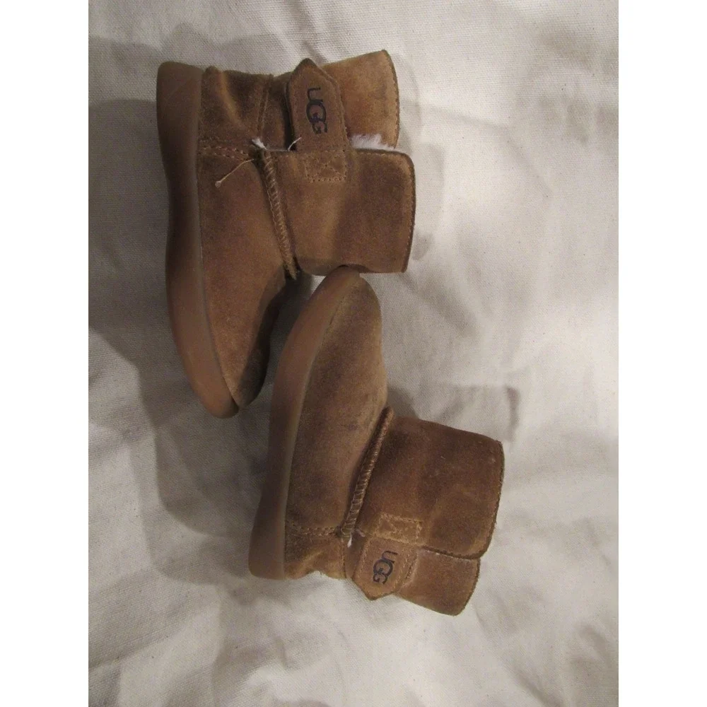 UGG Keelan Chestnut Suede Sheepskin Ankle Boots Kids Size 6 TODDLER 1096089T